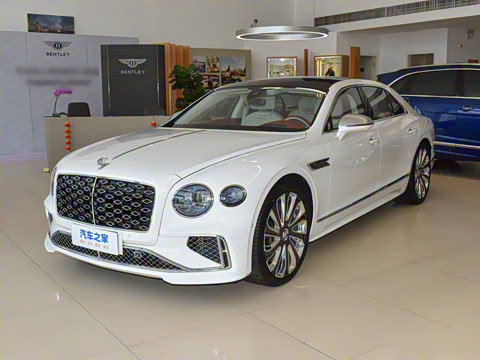 2026�� 4.0T V8 Mulliner