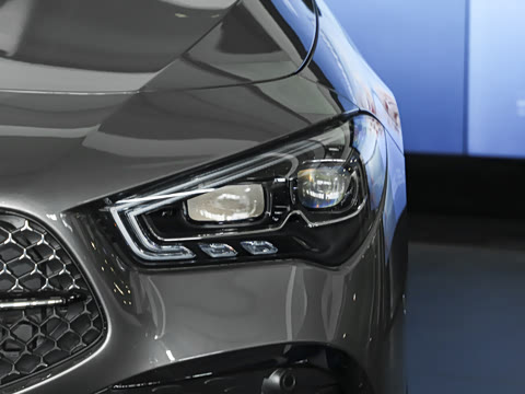 2025�� CLA 260 4MATIC