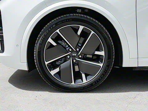 2025�� Ultra ���ܻ��°�