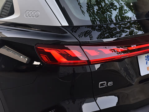 2023�� 40 TFSI quattro ������ ������װ