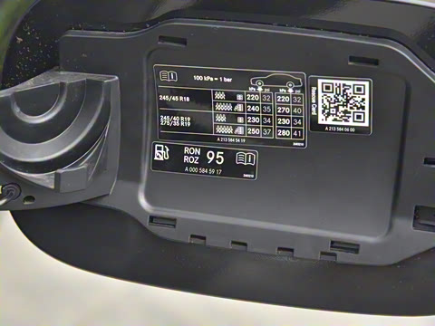 2023�� �Ŀ� E 300 L �˶�������