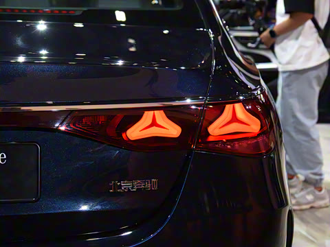 2024�� E 300 L �����˶���