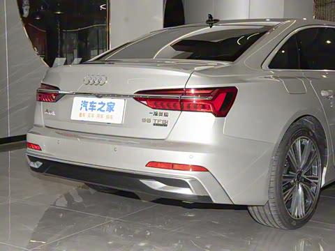 2025�� �Ŀ� 55 TFSI quattro �콢������