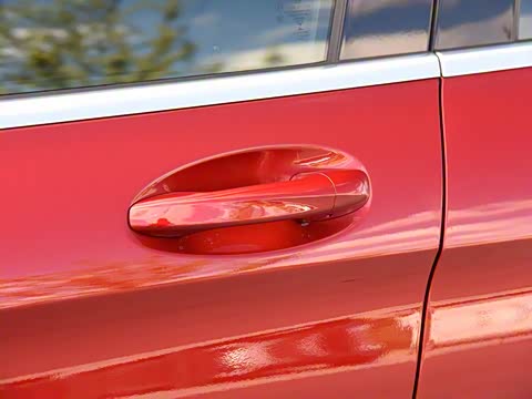 2019�� GLC 260 4MATIC ������