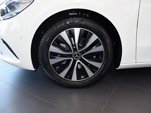 2022�� B 180 ʱ����