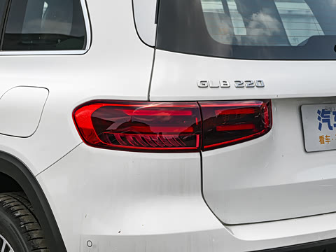 2025�� GLB 220 ������