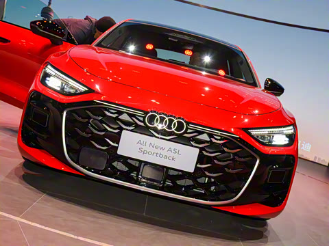 2026�� TFSI quattro 150kW �׷�������