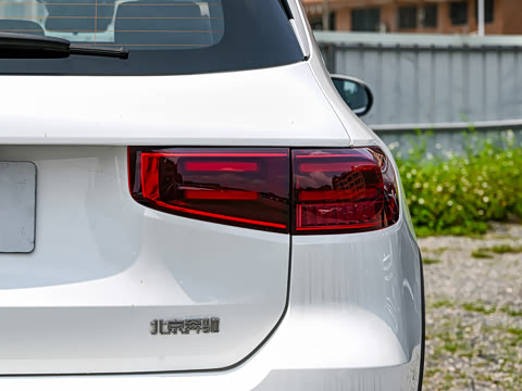 2025�� GLB 220 ������