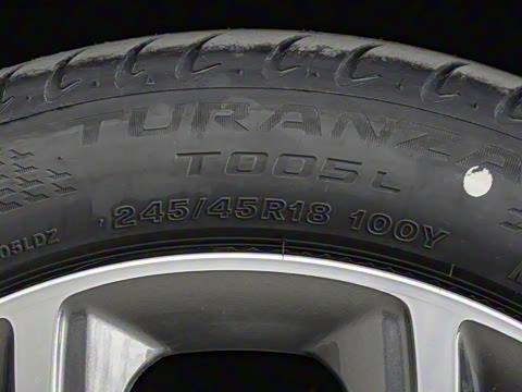 2023�� �Ŀ� E 300 L �˶�������