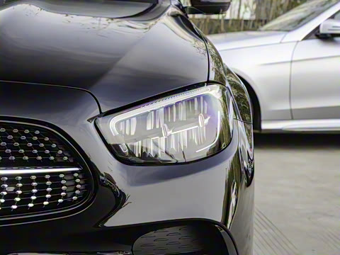 2023�� �Ŀ� E 300 L �˶�������