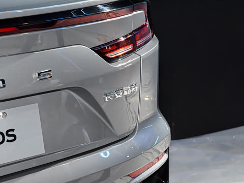 2022�� EcoBoost 245 ST-Line