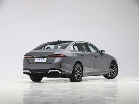 2025�� eDrive 40L M�˶���װ