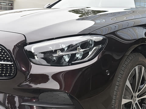 2022�� E 350 e L ���ʽ��϶����˶��γ�