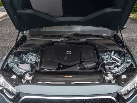 2025�� �Ŀ� E 300 L ʱ���˶���