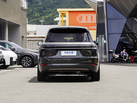 2025�� Ultra ���ܻ��°�