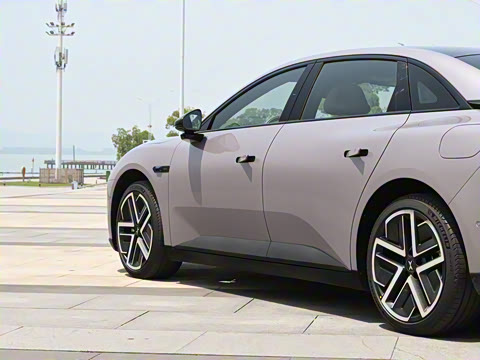 2025�� 502 ������ Max