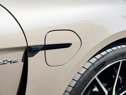 2022�� �Ŀ� Taycan