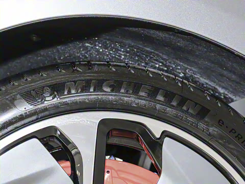 2025�� 75kWh Touring