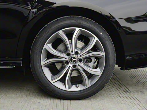 2023�� �Ŀ� E 300 L �˶�������