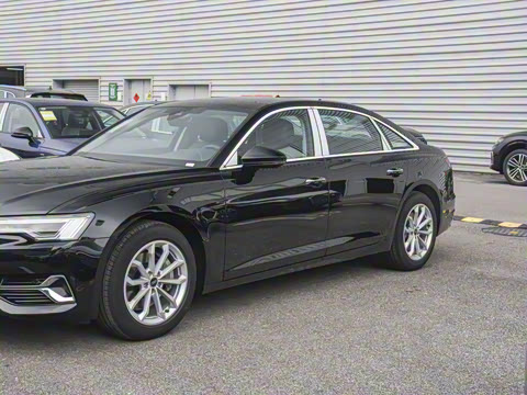 2023�� 40 TFSI ����������