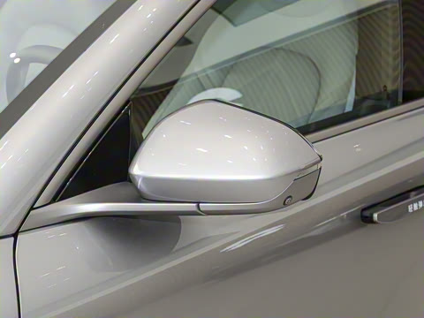 2025�� 75kWh Touring