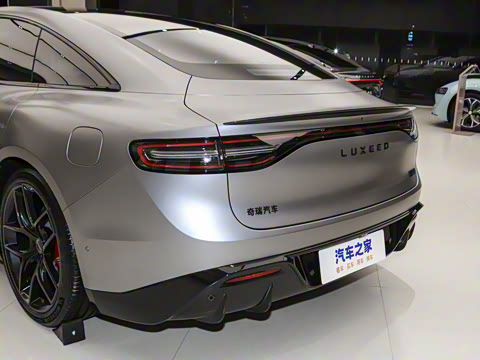 2025�� 703km Ultra�˶���