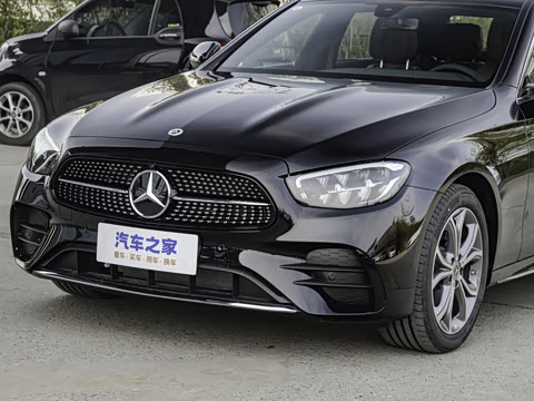 2023�� �Ŀ� E 300 L �˶�������