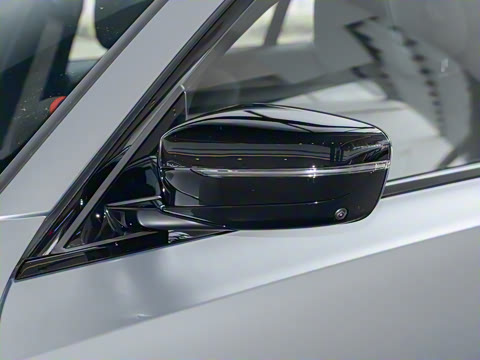 2025�� 330Li 50����������