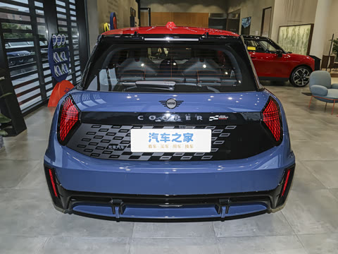 2025�� JOHN COOPER WORKS