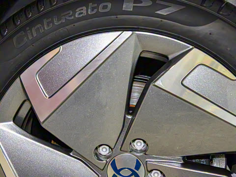 2022�� 620km Z���� 160kW 76.8kWh