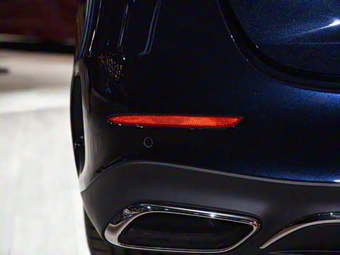 2024�� E 300 L �����˶���