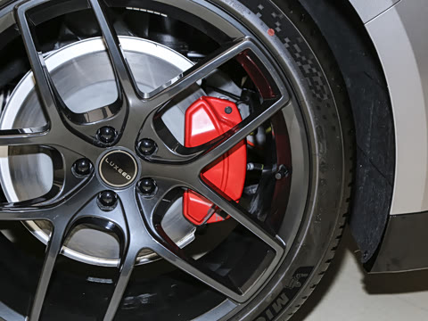 2025�� 703km Ultra�˶���