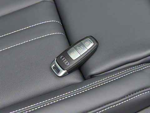 2023�� 40 TFSI quattro ������ ������װ