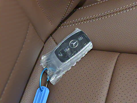 2022�� E 350 e L ���ʽ��϶����˶��γ�