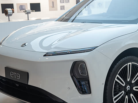 2025�� 102kWh ǩ����