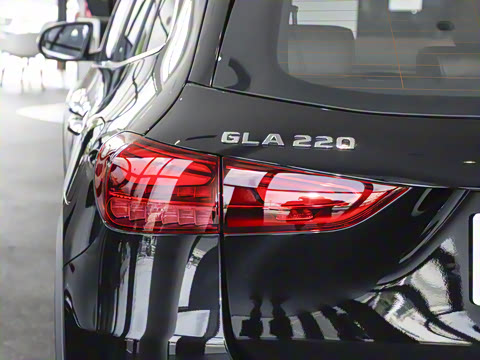 2025�� �Ŀ� GLA 220