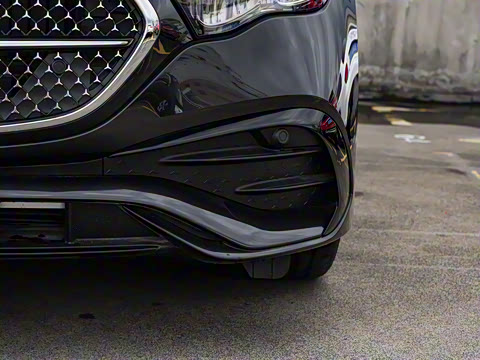 2025�� �Ŀ� E 260 �˶���