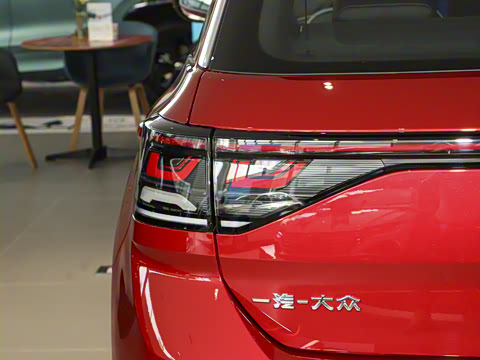 2025�� �Ŀ� 300TSI DSG���������