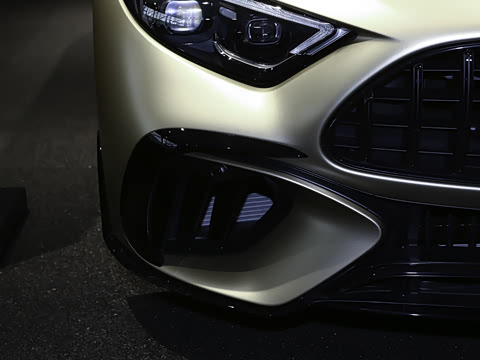 2026�� AMG SL 63 Golden Coast