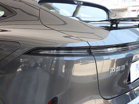 2025�� �Ŀ� Max ���̰�