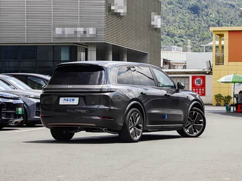 2025�� Ultra ���ܻ��°�