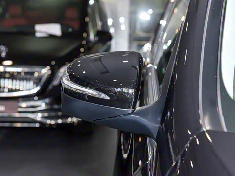 2025�� GLS 450 4MATIC ������