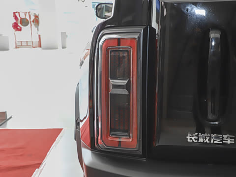 2025�� 2.0T 4WD Ultra