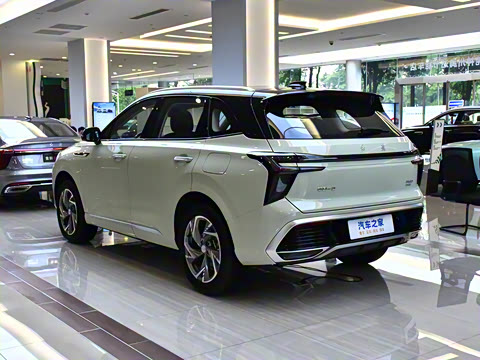 2025�� 117km ��ΪPLUS��