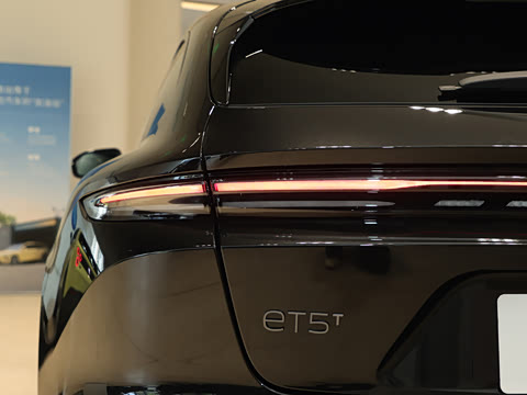 2025�� 75kWh Touring