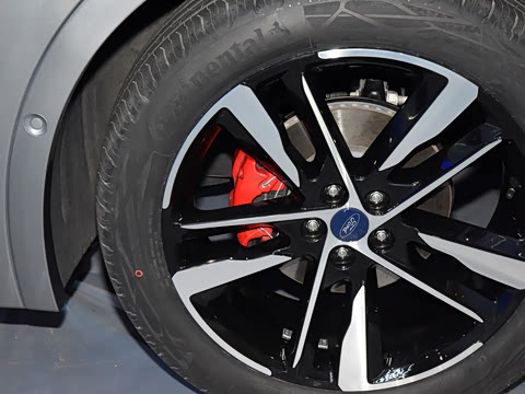 2022�� EcoBoost 245 ST-Line