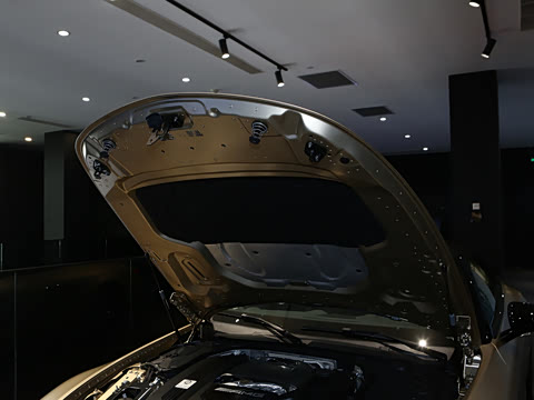2026�� AMG SL 63 Golden Coast