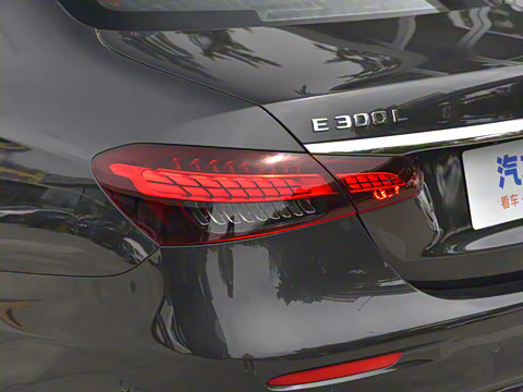 2023�� �Ŀ� E 300 L �˶�������