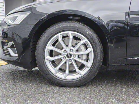 2023�� 40 TFSI ����������