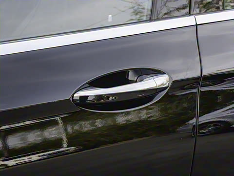 2023�� �Ŀ� E 300 L �˶�������